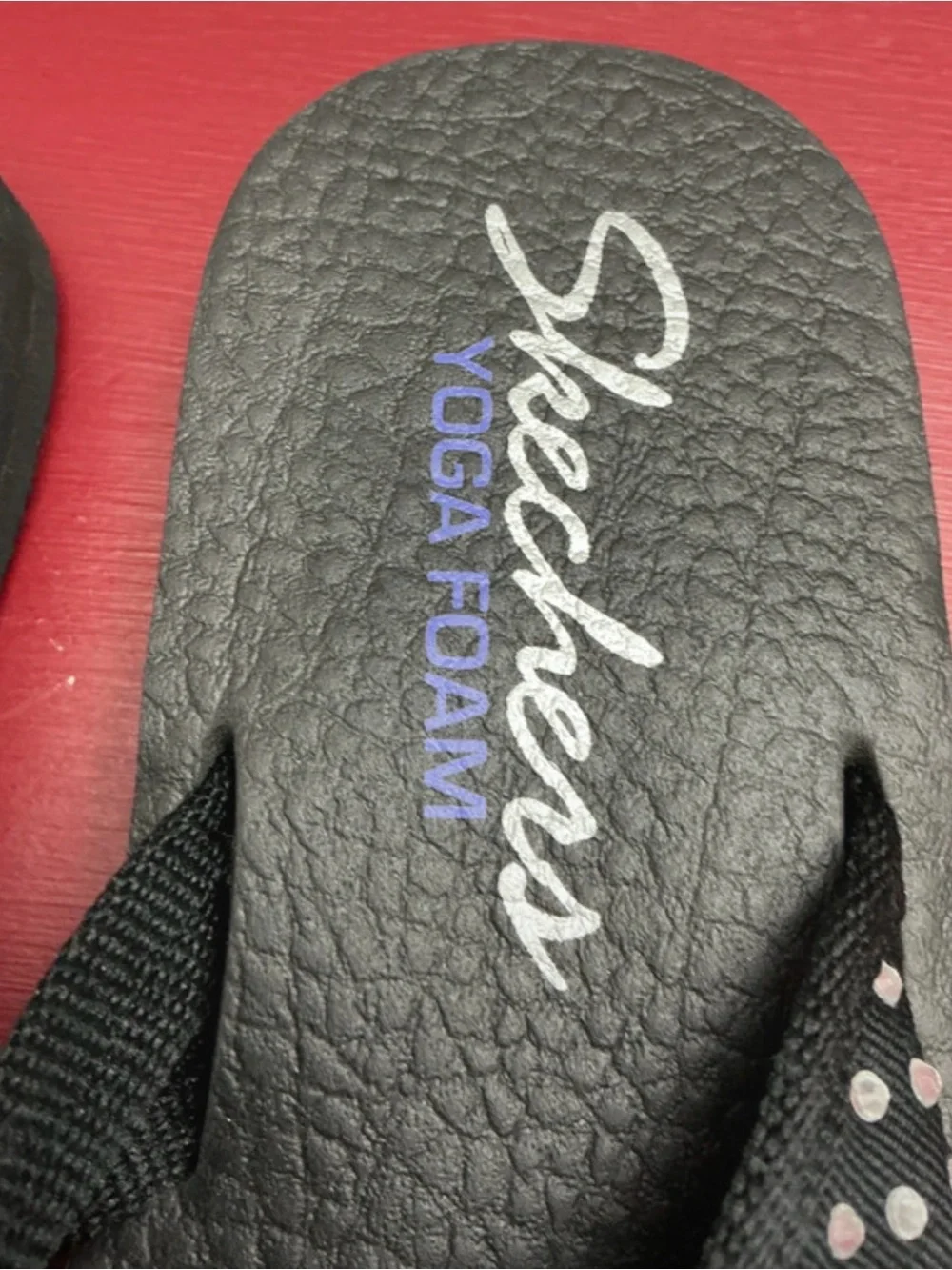 Skechers Yoga Foam Black Rhinestone Flip Flops NWOT Size 10